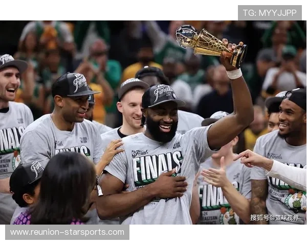 从终结点到持球核心 NBA凯尔特人杰伦布朗进攻效率演变全解析 从终结点到持球核心 NBA凯尔特人杰伦布朗进攻效率演变全解析